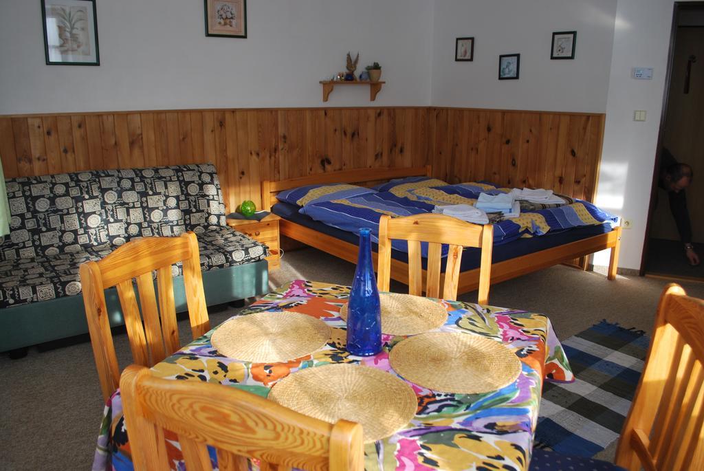 M+M Apartman Харачов Стая снимка